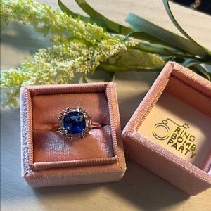 Bomb Party Sapphire on rose gold size 9